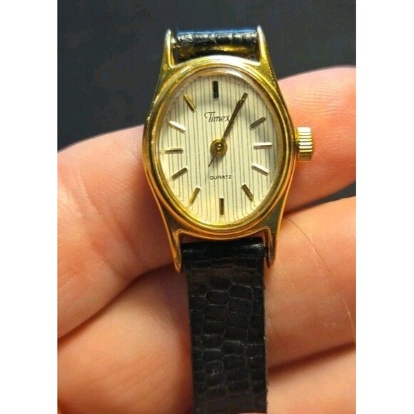 Ladies timex gold cased quartz watch with leather crocodile embossed black strap - Picture 1 of 9